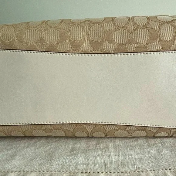 Coach Edie 31 Medium Purse-Light Khaki Jaquard and Chalk Leather
